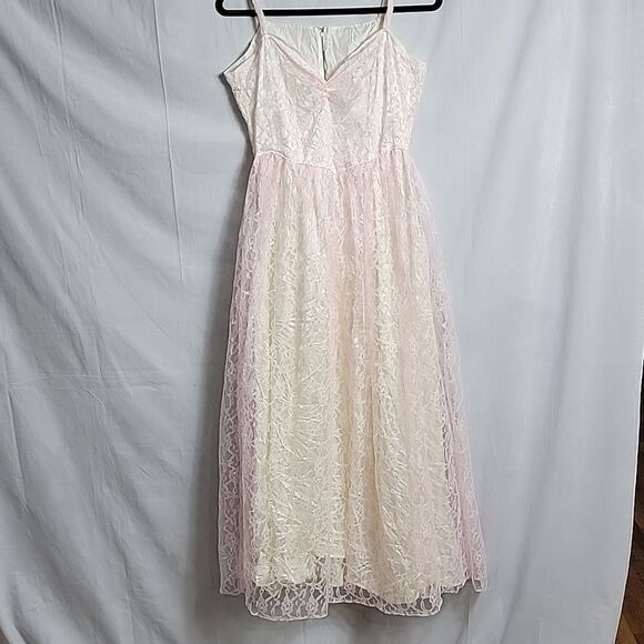 VINTAGE.. baby pink, lace dress.. prom, bridesmaids, costume.. - Picture 3 of 16